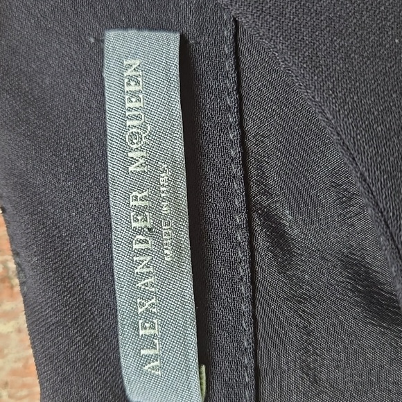 Alexander McQueen Fully Lined Black Two-Tiered Cut-Out Dress Size 40 - Picture 3 of 5